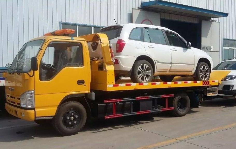 谈车甲乙丙@这4项交通救援不收钱，高速上也能叫，有车的记住，能省笔拖车钱