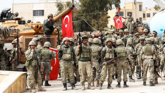 土耳其野心膨胀，兵锋直指叙利亚，库尔德烧油井坚壁清野