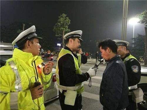 霍山之声TB@喝酒没开车按酒驾处罚？交警：牢记2个细节，枪打出头鸟