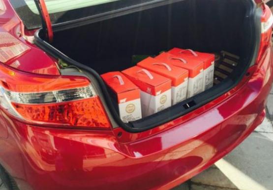 「藏车坊」汽车后备箱放牛奶被罚？车主：自己钱买的车，几箱牛奶也不能放？