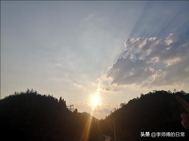 「心理观察家」向着太阳向着光，拥有不败的力量。