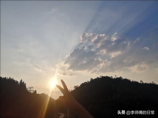 「心理观察家」向着太阳向着光，拥有不败的力量。