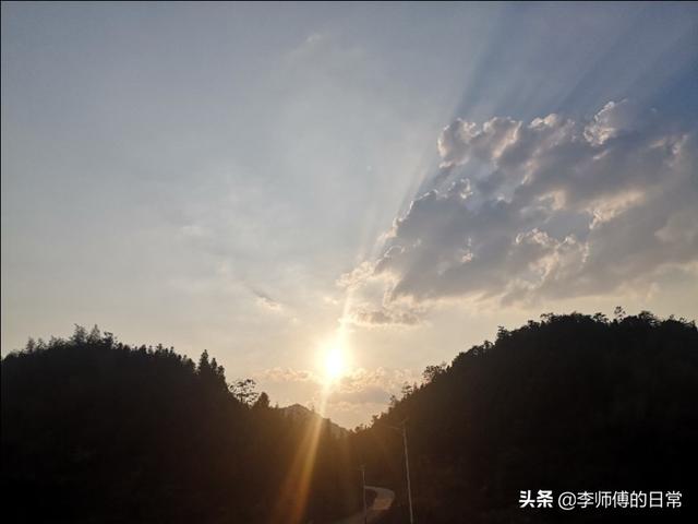 「心理观察家」向着太阳向着光，拥有不败的力量。