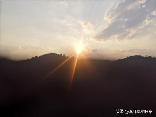 「心理观察家」向着太阳向着光，拥有不败的力量。