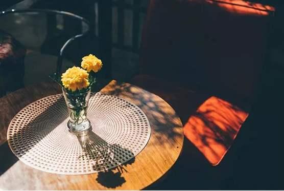 【柠檬美文】人有教养的最高境界，是"感同身受"