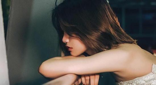 【幸福的拉拉】分手后，女人有这4种表现，说明她还深爱着你！