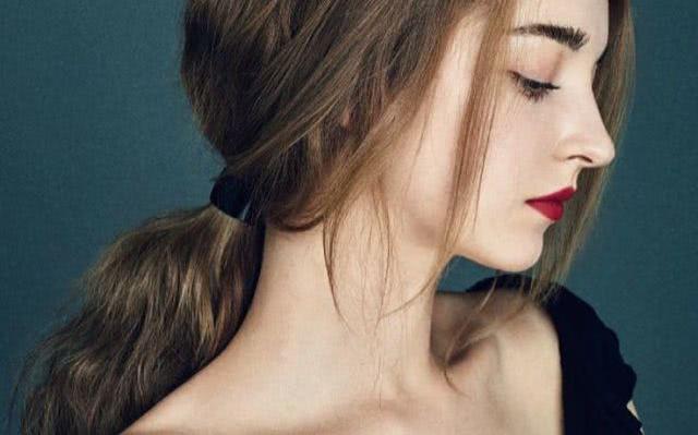 「宅说情感」女人需要男人的3个时间段，抓住机会，她离不开你