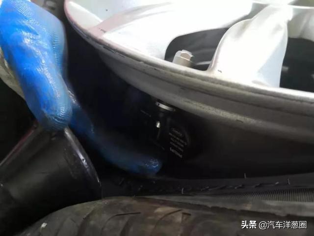 【汽车资讯】胎压监测买哪种最好？老司机实车演示，不要再多花冤枉钱了