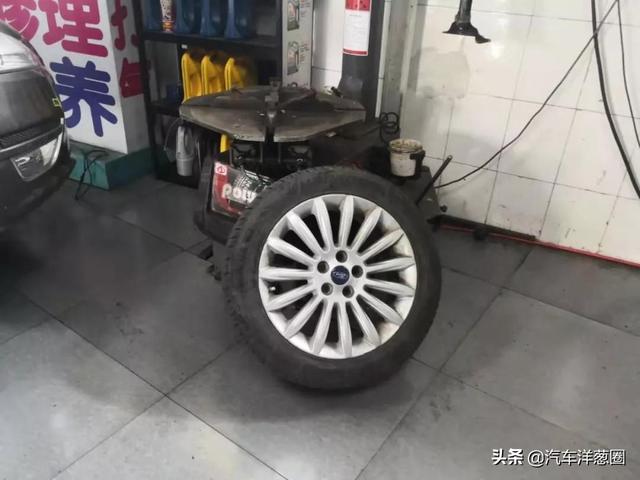 【汽车资讯】胎压监测买哪种最好？老司机实车演示，不要再多花冤枉钱了