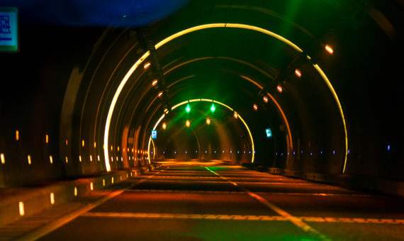 [汽车密报局]高速上新增标志“问号加灯泡”到底什么意思？交警：再说最后一次