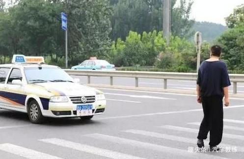 「汽车教练」科三考试通过路口必须要记住的几个要点，照这样做一分都不扣