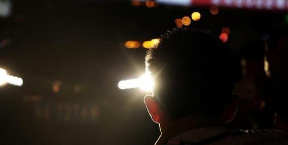 [速安交通]开车时，后车连闪2次大灯是啥意思？很重要，不懂就别开车了