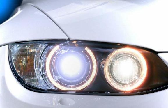 [速安交通]开车时，后车连闪2次大灯是啥意思？很重要，不懂就别开车了