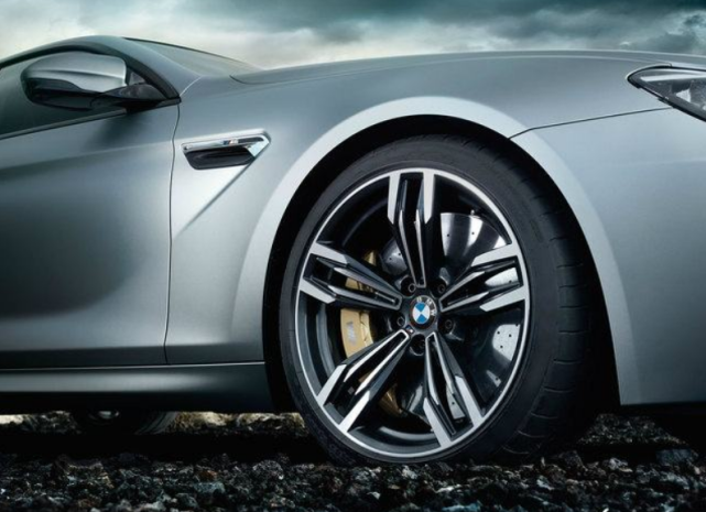 [汽修老王]汽车跑多久得换一次轮胎？维修工：若想不爆胎，就别超过这个数