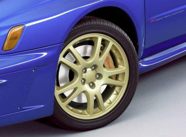 [汽修老王]汽车跑多久得换一次轮胎？维修工：若想不爆胎，就别超过这个数