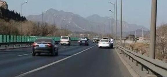 「我本凡人」汽车在高速上坏了，该联系保险公司还是4S店？车主说出亲身经历