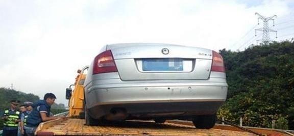 「我本凡人」汽车在高速上坏了，该联系保险公司还是4S店？车主说出亲身经历