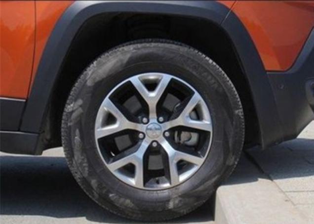 #车博会#这3种最不起眼的东西，开车一定要注意，否则轮胎会阵亡