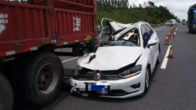 山东高速交警城阳大队■高速公路驾车危险重重，读懂这些重大知识点，3分钟带你远离危险