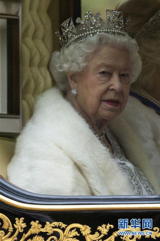 英女王出席英国新一届议会开幕仪式