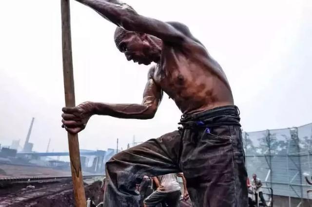 柠檬美文■没有一件工作不辛苦，加油！