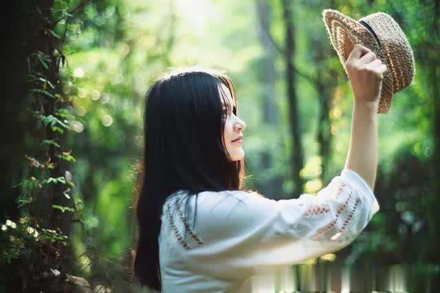 [小老虎正能量]生命是自己的，不必用别人的标准来衡量自己的人生，早安