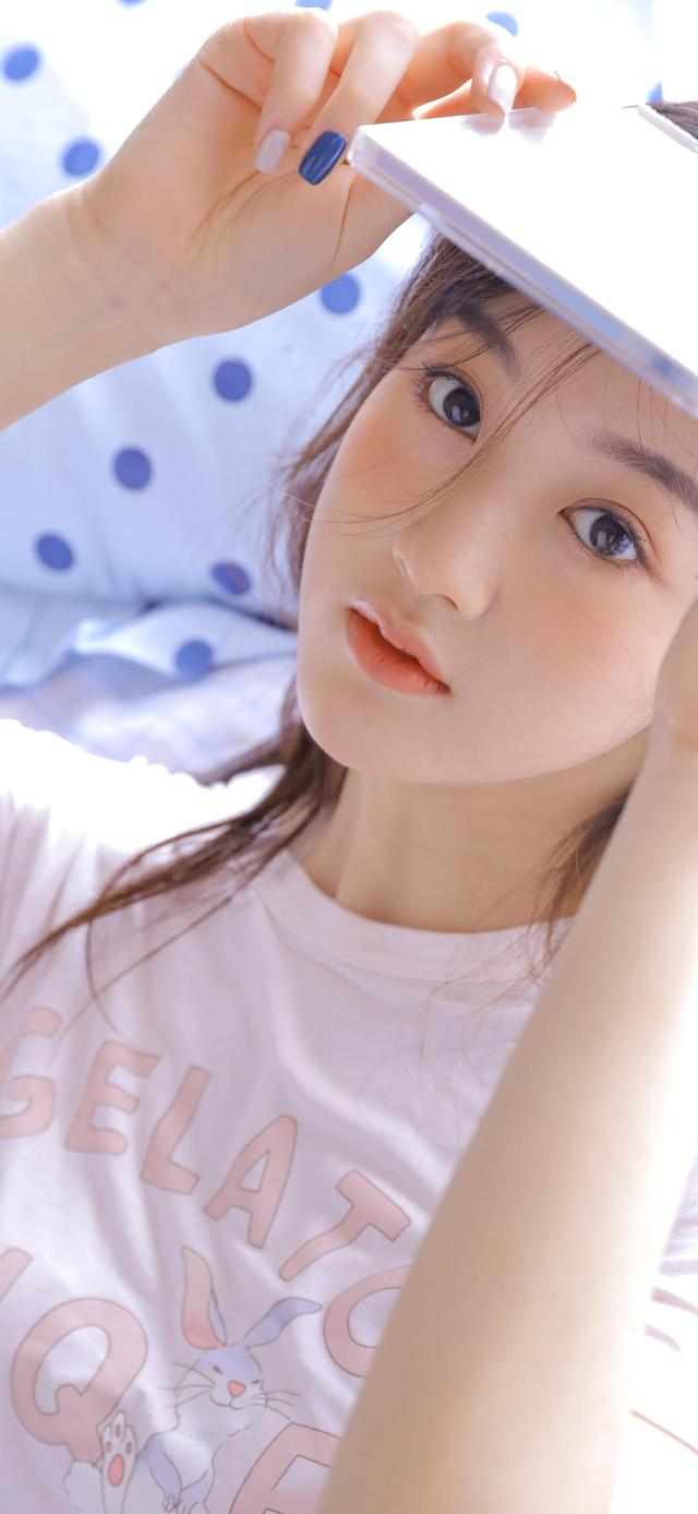 「花点时间看美女」我愿意深深地扎入生活，吮尽生活的骨髓，过得扎实，简单