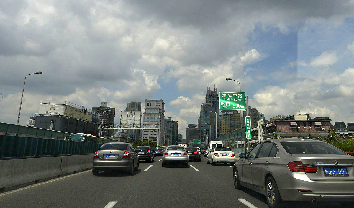 遂平零距离：为何有经验的司机开车只开一个车窗？新手司机必看！