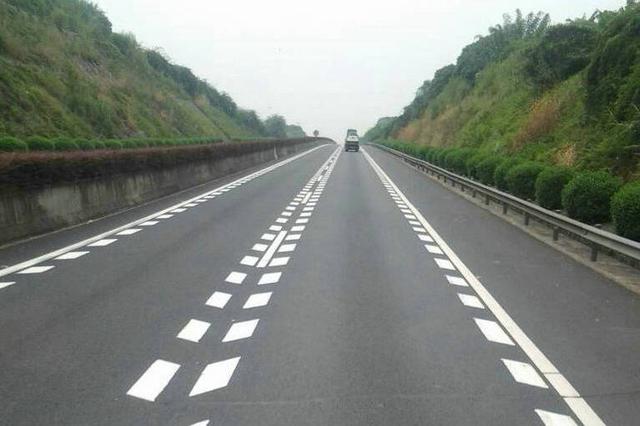 遂平零距离：为何有经验的司机开车只开一个车窗？新手司机必看！