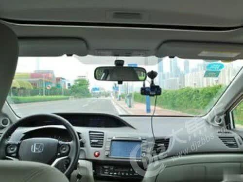 [大焦作论坛]焦作的车主注意了！这样安装行车记录仪，扣你12分没商量