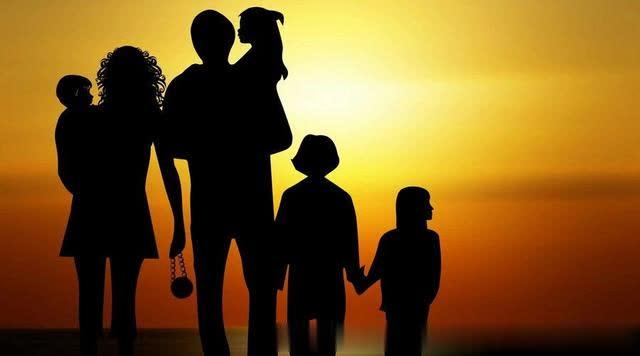 「草莓美文」感恩，所有对我好的人；一路有你，希望余生，我们相伴到底