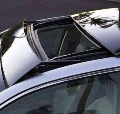 [家有汽车]你知道汽车天窗的作用吗？听老司机说完，网友：只有在冬天才能懂