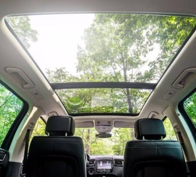 [家有汽车]你知道汽车天窗的作用吗？听老司机说完，网友：只有在冬天才能懂