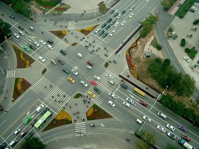 [下车让一下]这7个违章陷阱，司机容易中招，12分不够扣