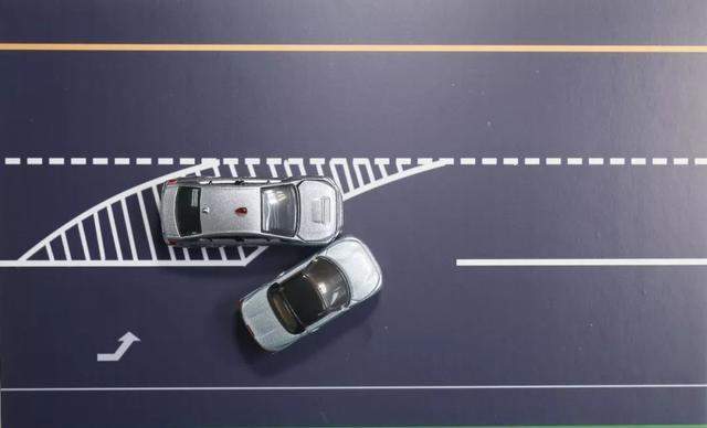 [下车让一下]这7个违章陷阱，司机容易中招，12分不够扣