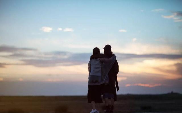 「夜色来临」最好的友情：无言也懂你