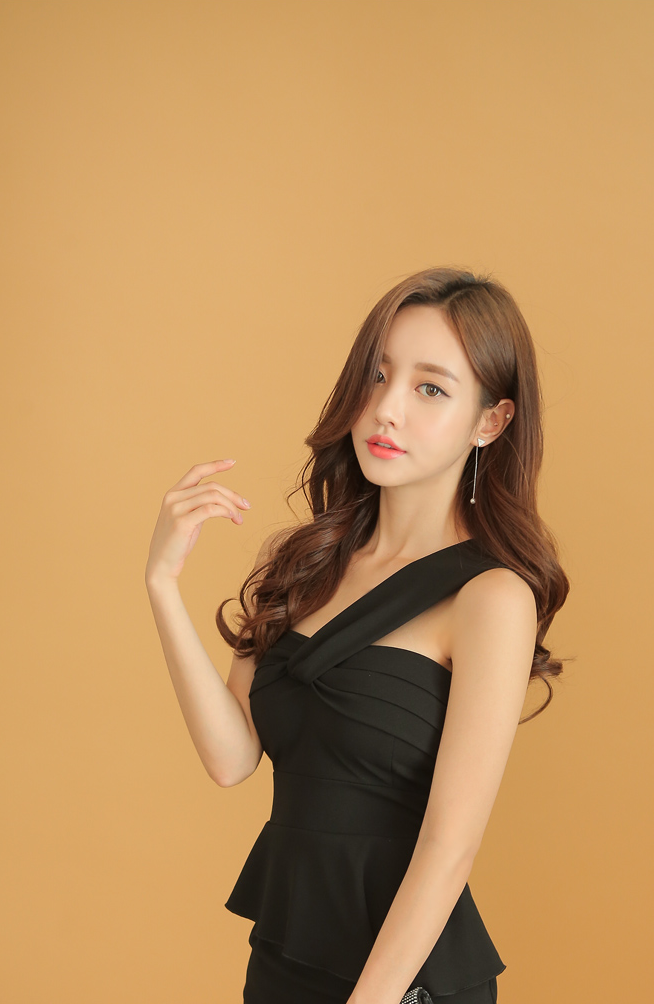 「小青娱乐等等h」一个人最大的挑战，是如何去克服自己的缺点！