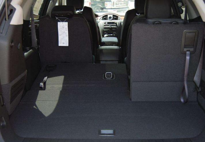 「生活官」坐汽车后排，能放倒座椅后睡觉吗？很多人不懂，因此被罚款扣分