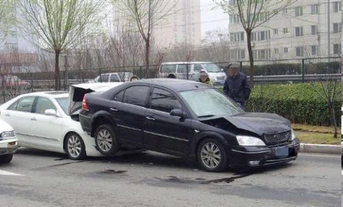 「莲花城的故事」将车借给朋友出了事故怎么办？交警：记住这一点就没你啥责任