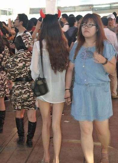 #桃云彩藻心#不要和比你好看的人拍照, 对比简直太大了!