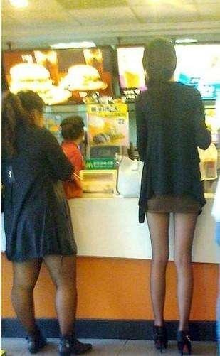 #桃云彩藻心#不要和比你好看的人拍照, 对比简直太大了!