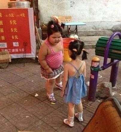 #桃云彩藻心#不要和比你好看的人拍照, 对比简直太大了!