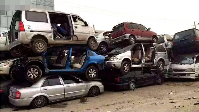 「小轮来说车」汽车开多久卖掉才划算？记住这个数，别在“黄金车龄”把车卖了