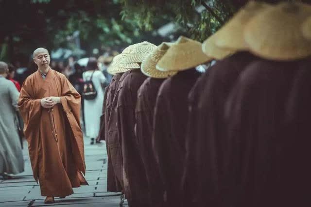 阿弥陀佛佛说：不管和谁相处，要懂得换位思考