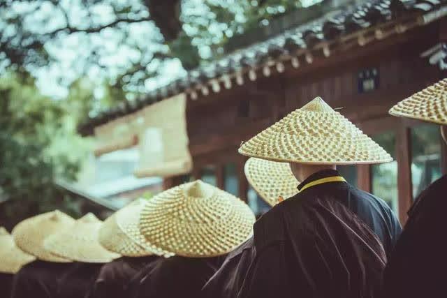 阿弥陀佛佛说：不管和谁相处，要懂得换位思考