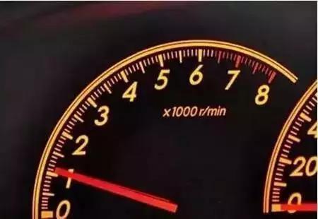 #言车社#开了这么久的车，你看过转速表吗？转速表是干啥用的？