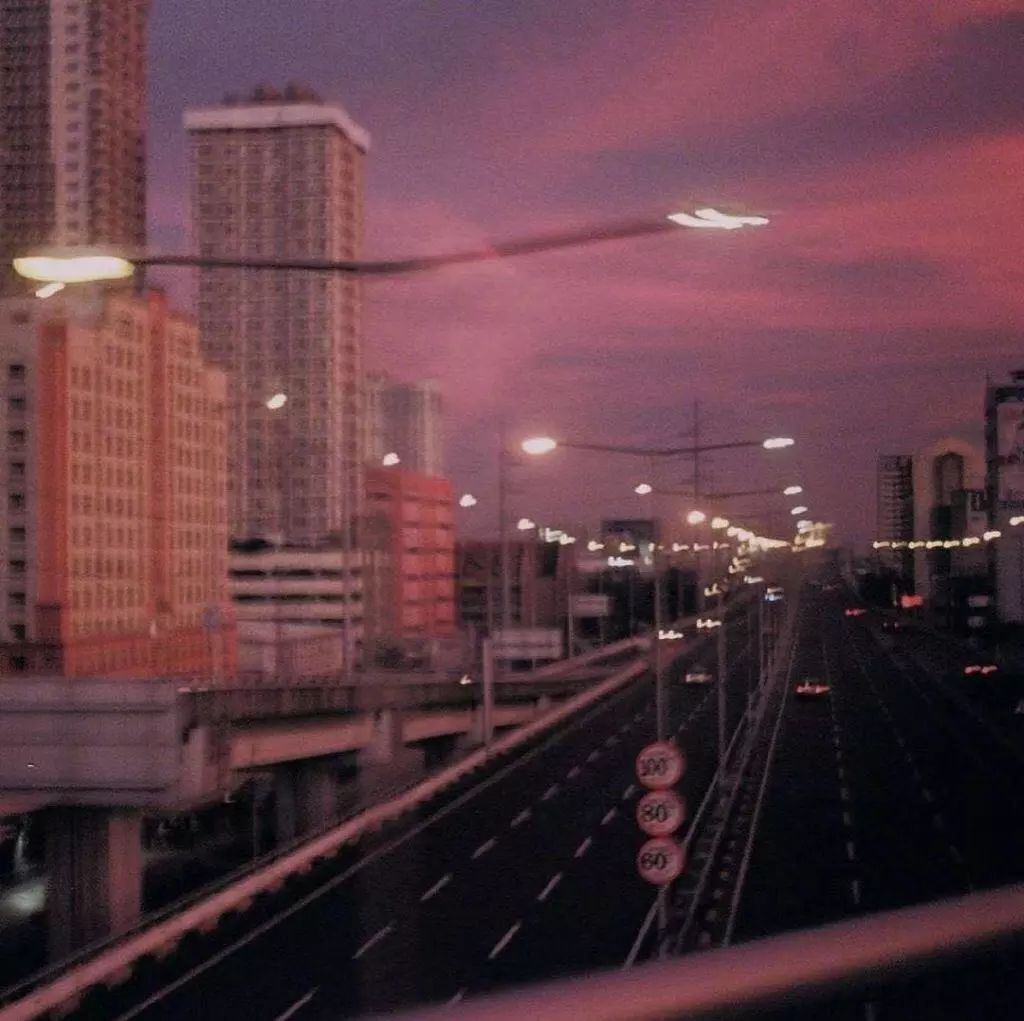 [小核桃的情感杂货铺]人在低谷时，不要打扰任何人