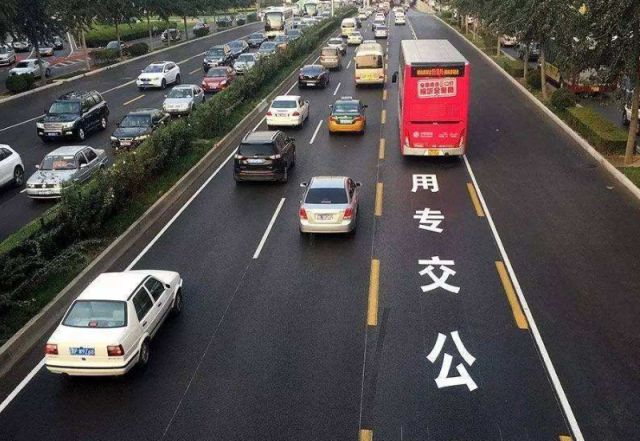 「美美笑」一辆车不停最多能开多远？修车工：这是极限，超过的都送来大修了