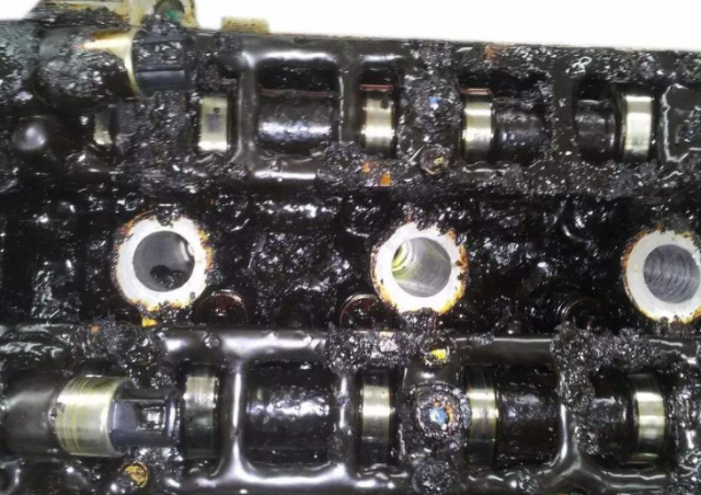 小生视频■车开久了积碳越严重咋办？聪明的老司机都用这招，积碳全跑光