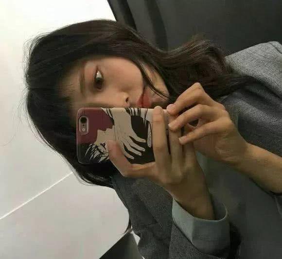 「说说心情语录」情商较高的男人，从不主动联系女人，却能让女人念念不忘